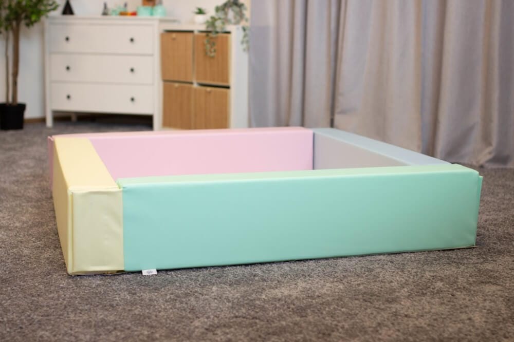 IGLU Kamuolinis Baseinas 130x130 Cm (Šviesiai Pastelinės Spalvos) Sūpynės ir Žaidimų Aikštelės