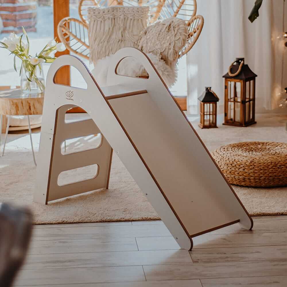 Medinė Čiuožykla Vaikų Kambariui 87 x 46 cm, Montessori, Balta 5021 Sūpynės ir Žaidimų Aikštelės