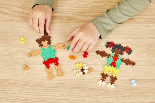 Plus Plus konstruktorius, Pasaulio žmonės, 275 det.