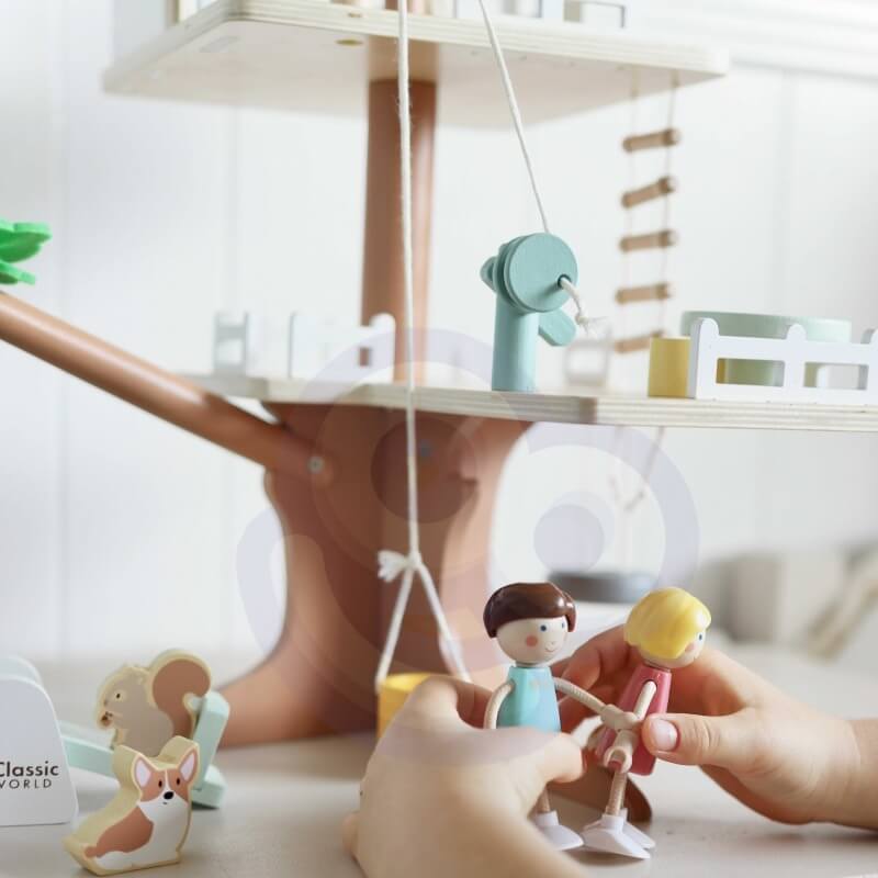 Classic World Medinis Namelis Medyje Su Figūrėlėmis Vaikams Lėlių Namas