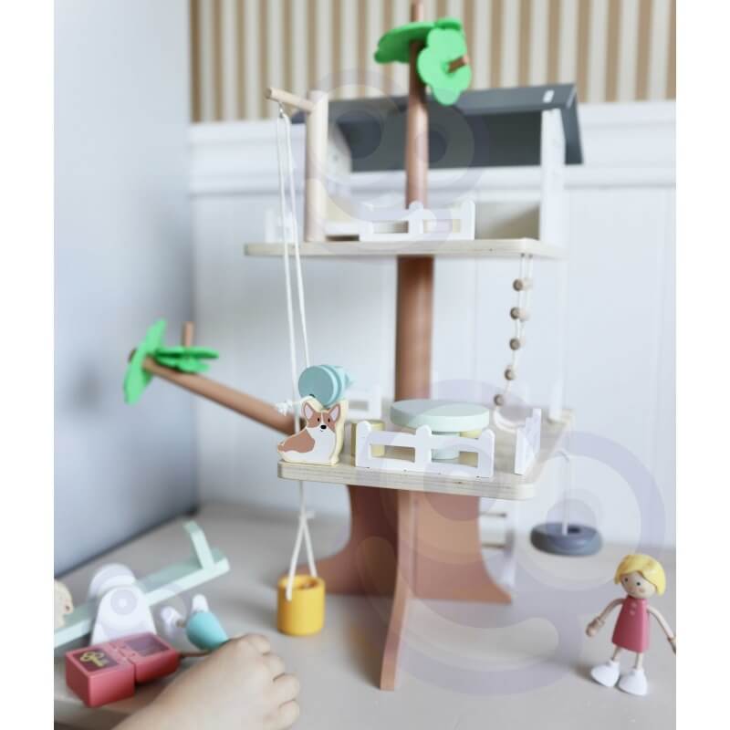 Classic World Medinis Namelis Medyje Su Figūrėlėmis Vaikams Lėlių Namas