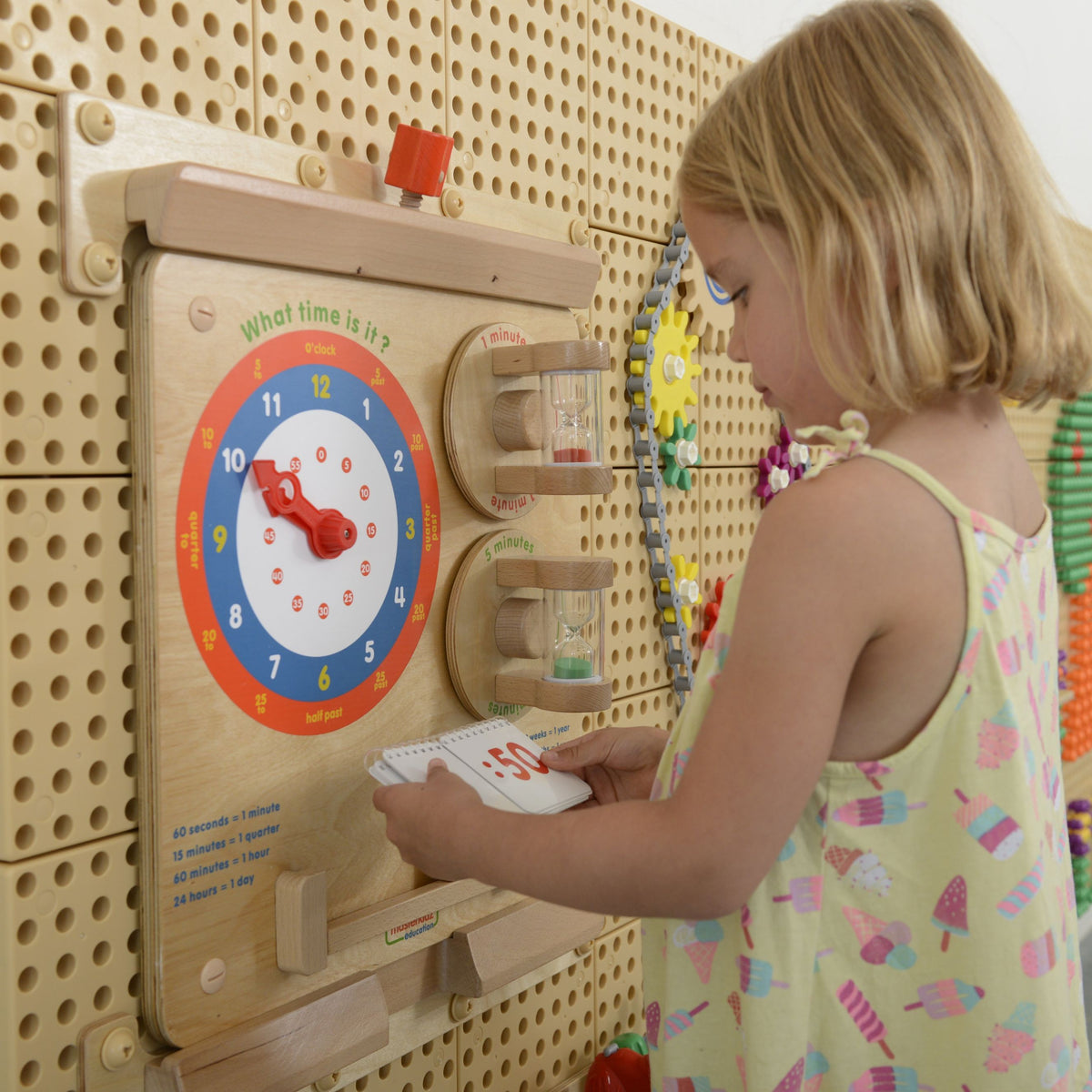 Masterkidz edukacinė laikrodžio pažinimo lenta – vaizdas 3