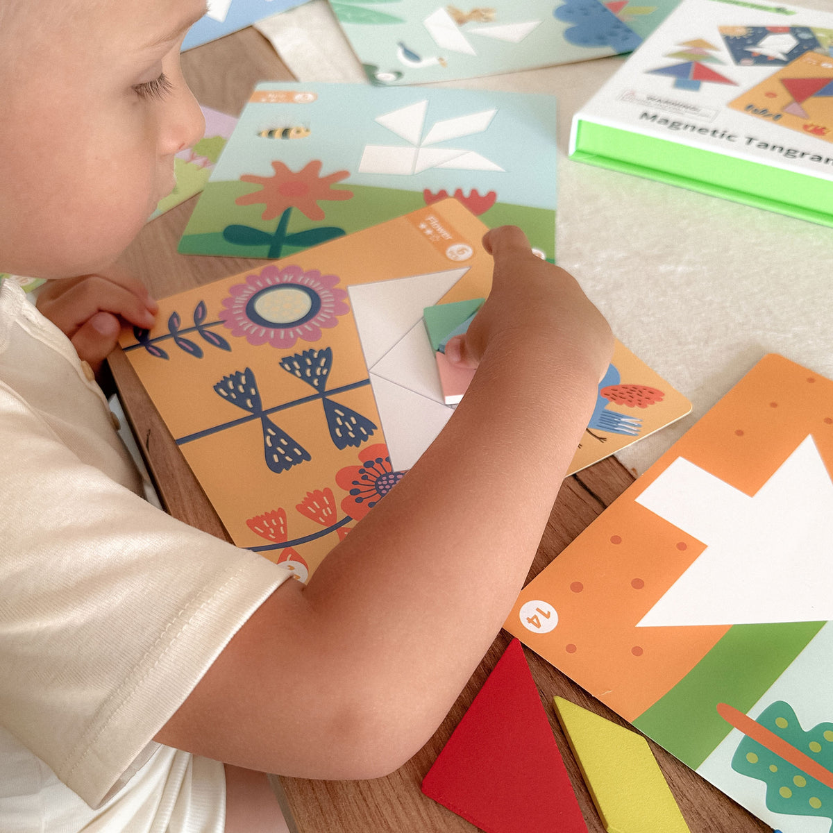 Tooky Toy medinė tangramo dėlionė, 18 dalių – nuotrauka 4