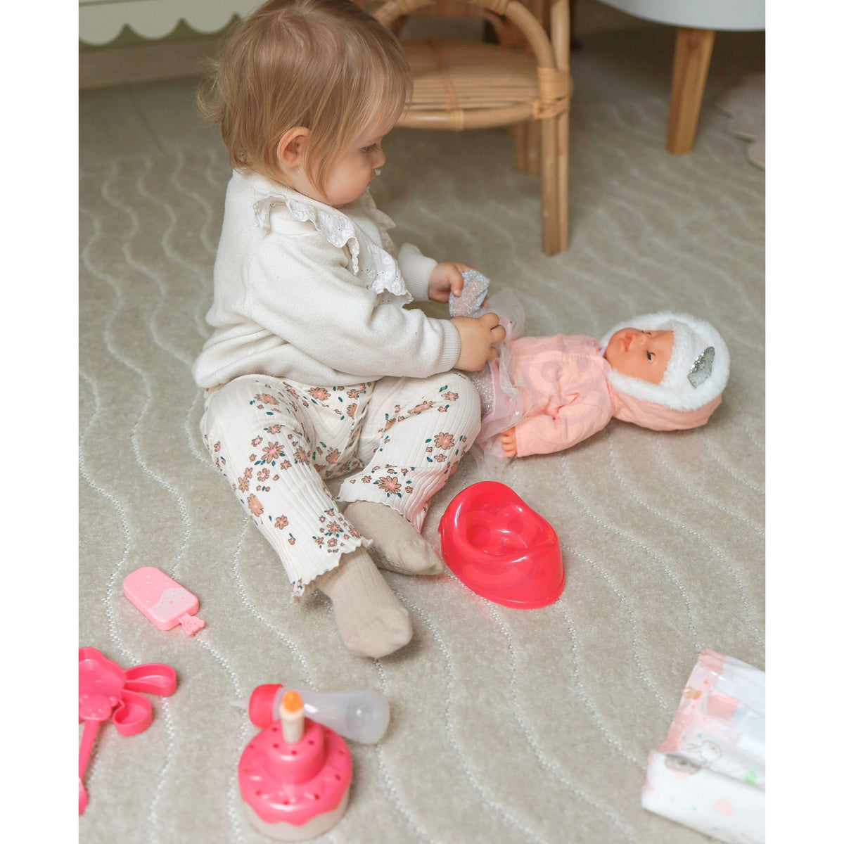 Woopie Royal interaktyvi lėlė Zosia su gimtadienio priedais, 35 cm – nuotrauka 3