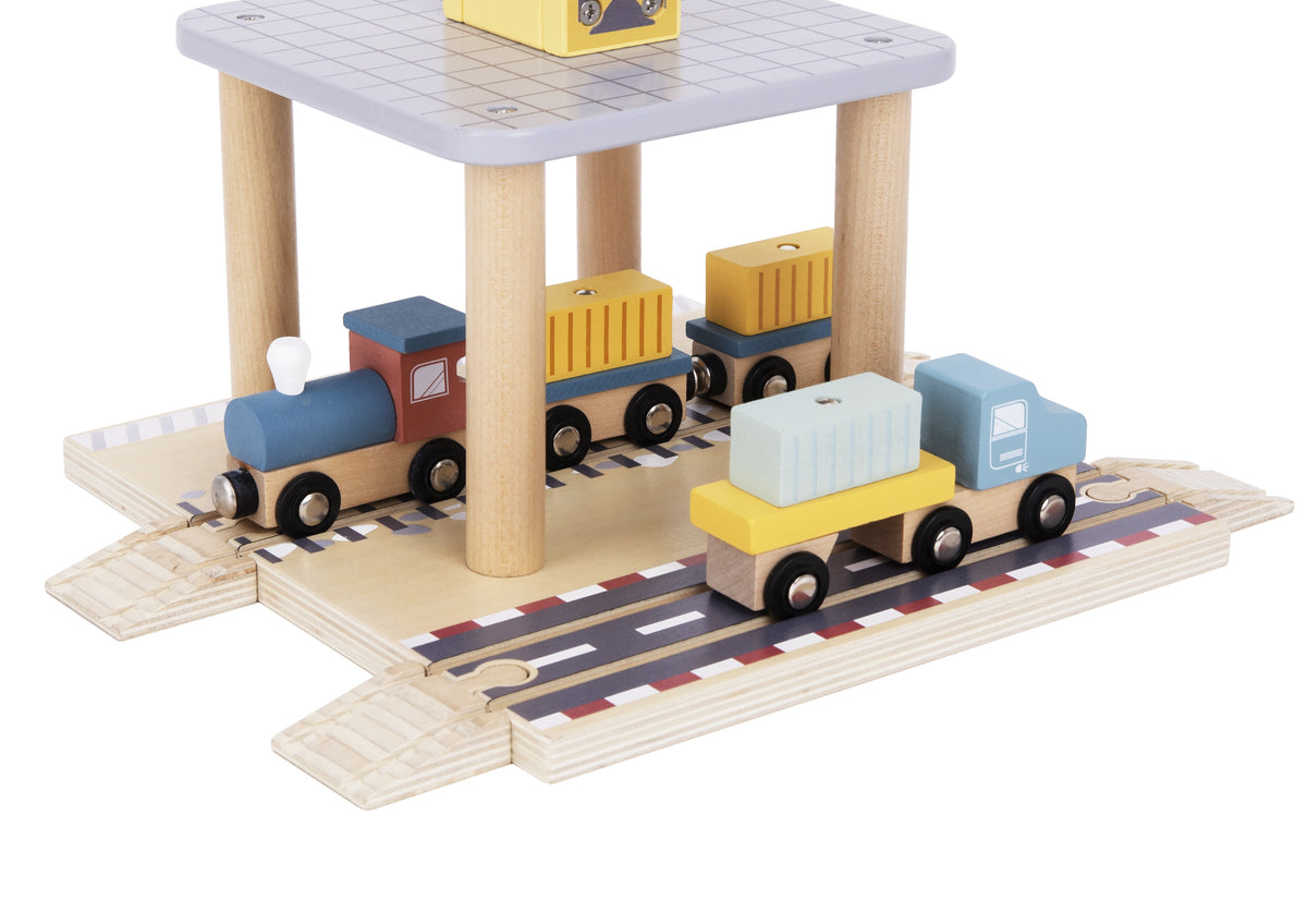 Tooky Toy medinis uosto rinkinys su kranu ir transportu – 8