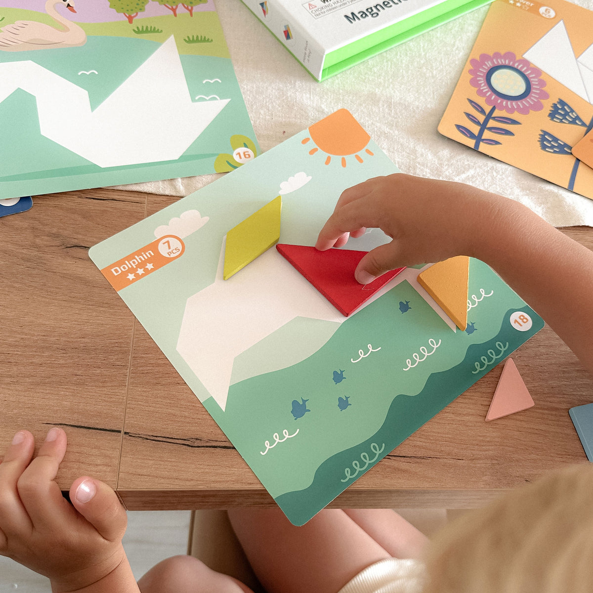 Tooky Toy medinė tangramo dėlionė, 18 dalių – nuotrauka 2