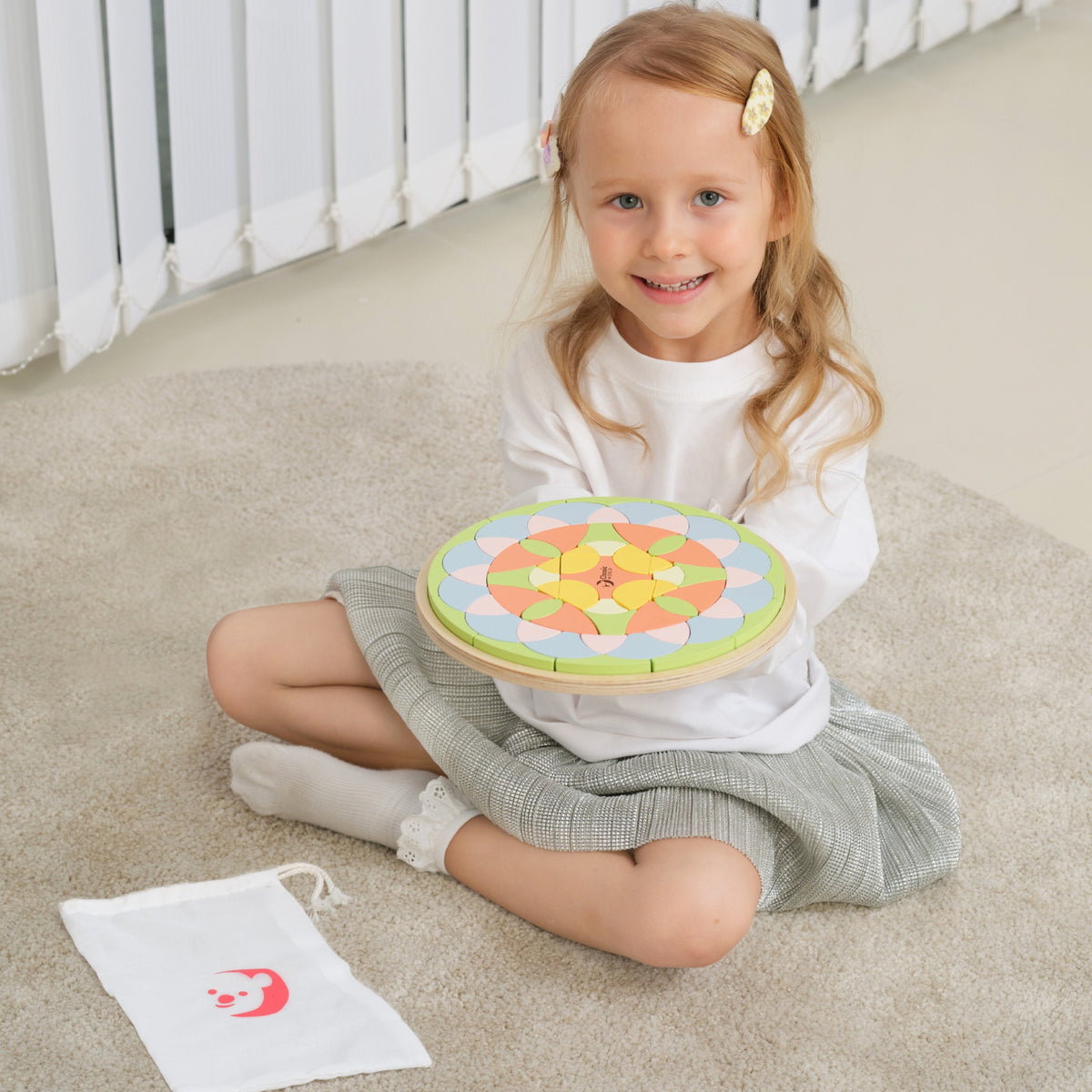 Classic World pastelinė Montessori gėlių mandala – nuotrauka 2