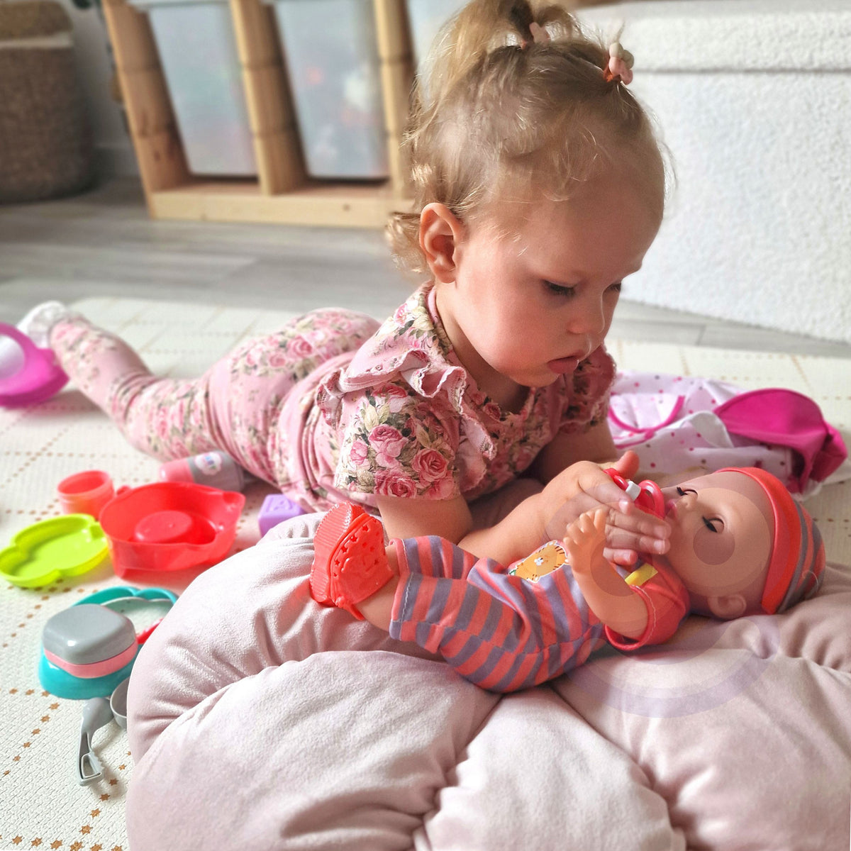 Woopie Royal lėlės kūdikio priežiūros rinkinys, 19 dalių – nuotrauka 4