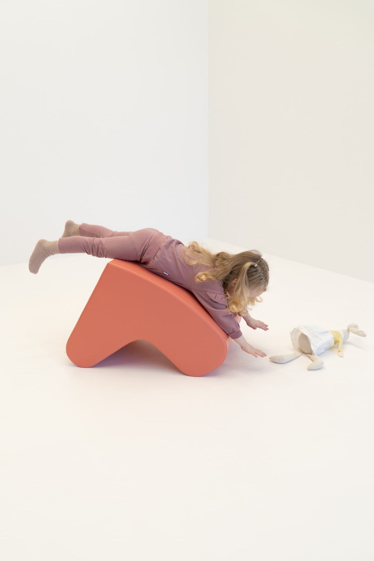 IGLU „SŪPUOKLĖ“ – Supamasis Fotelis Vaikams, 57,8 × 47 × 50 cm Minkštos Žaidimų Aikštelės