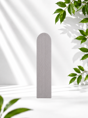 Kreminės spalvos rumbuoto audinio sienų panelė 40 × 18 cm