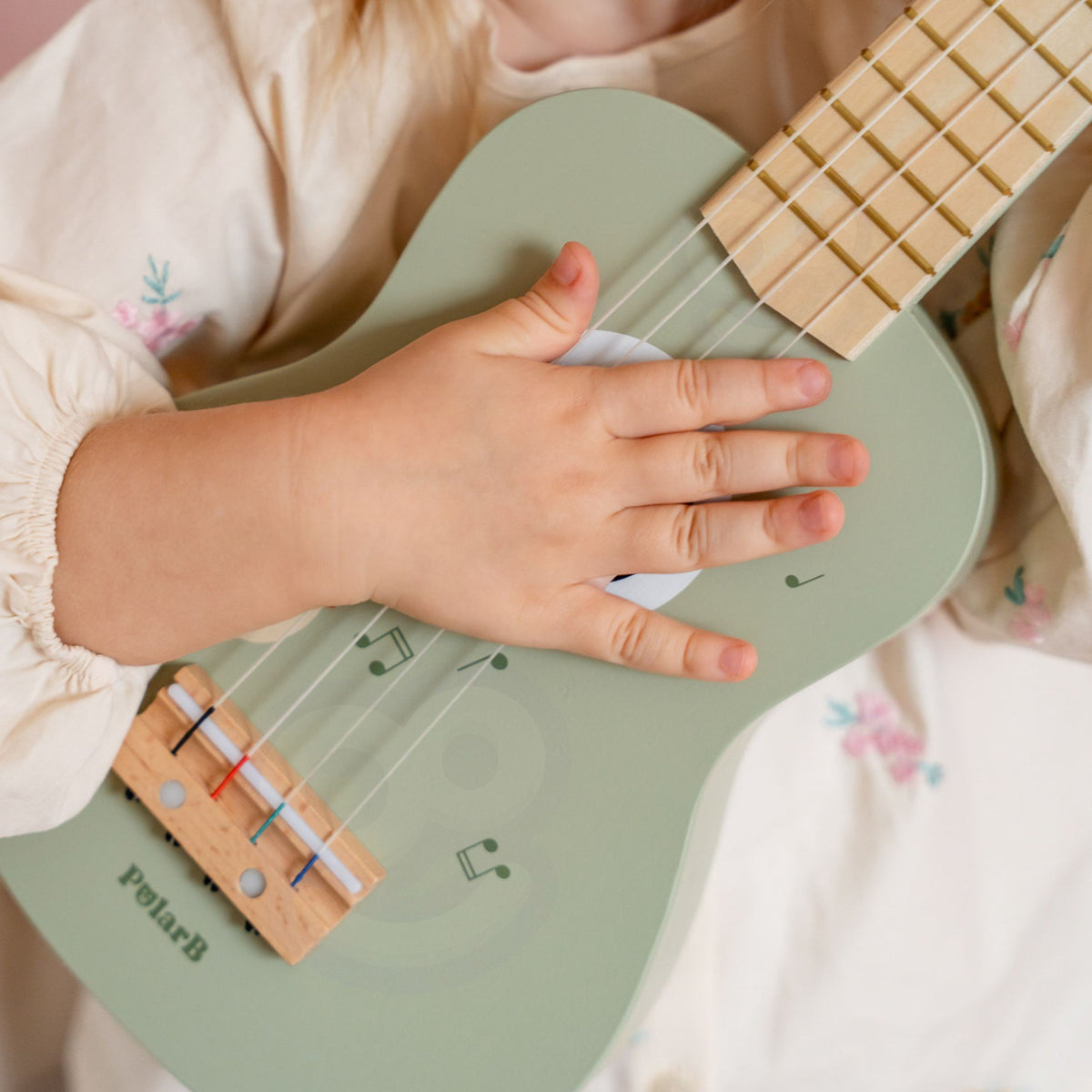 Viga PolarB medinė žalia ukulelė su natomis – nuotrauka 6