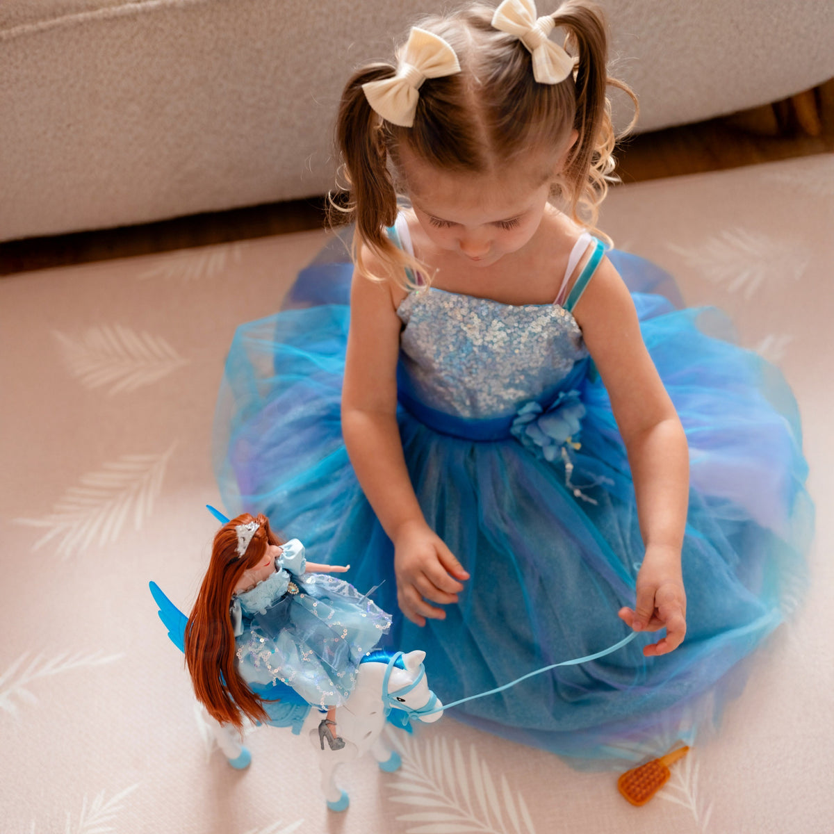 Woopie Royal lėlė Emi su žydra tiulio suknele, 32 cm – nuotrauka 9