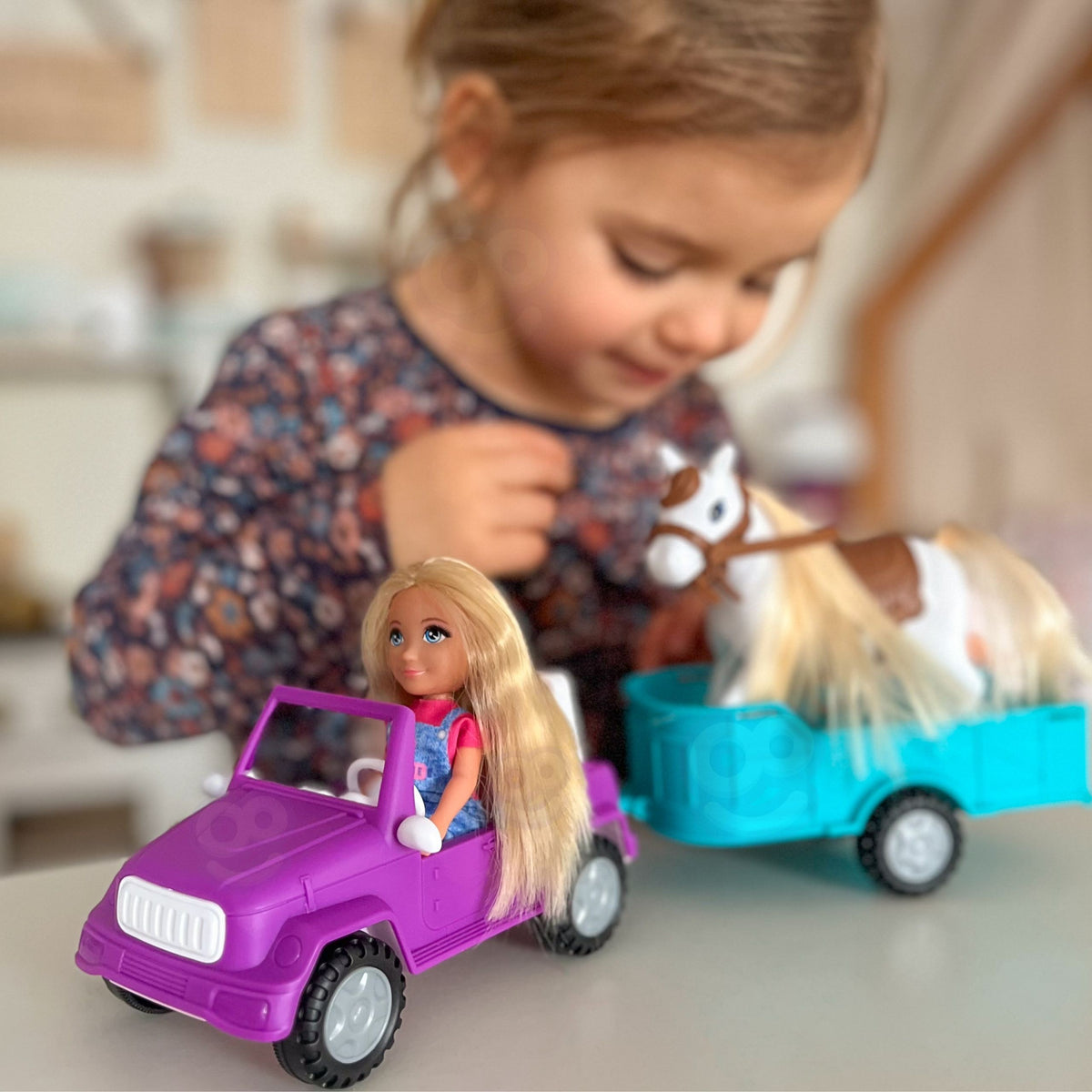 Woopie Royal Lėlė Niki su Žirgu, Automobiliu ir Priekaba – 2 nuotrauka
