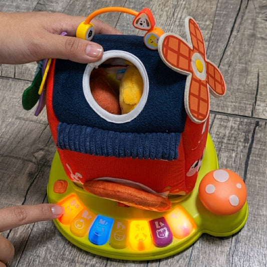Woopie Baby interaktyvus ūkio namelis su pianinu ir gyvūnais – nuotrauka 2