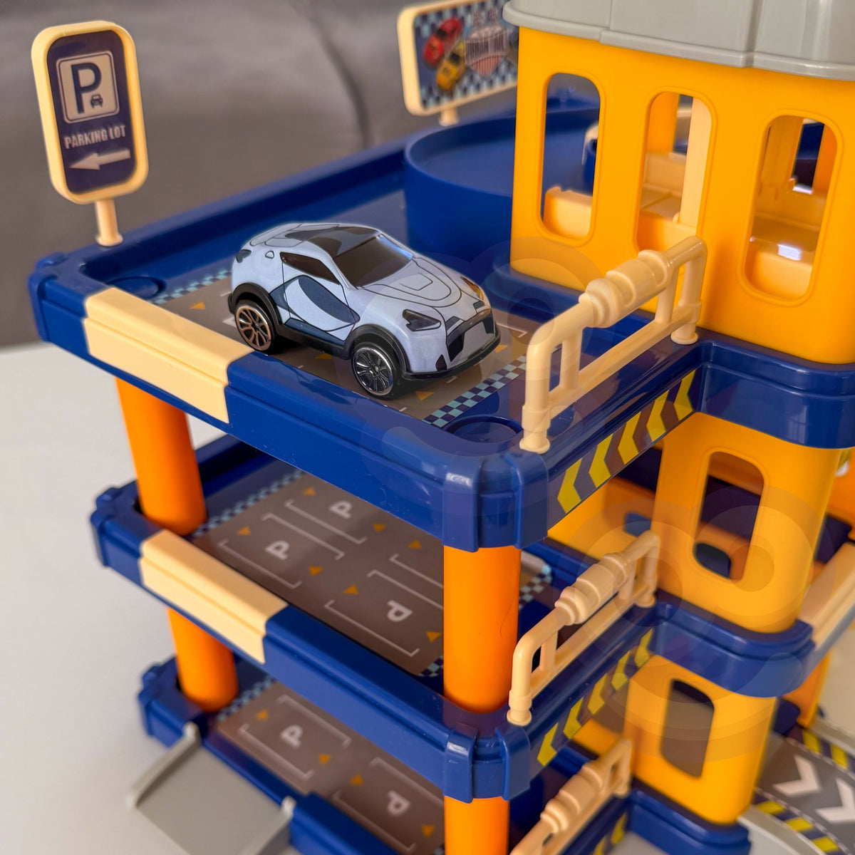 Woopie daugiaaukštis automobilių garažas su liftu – 5