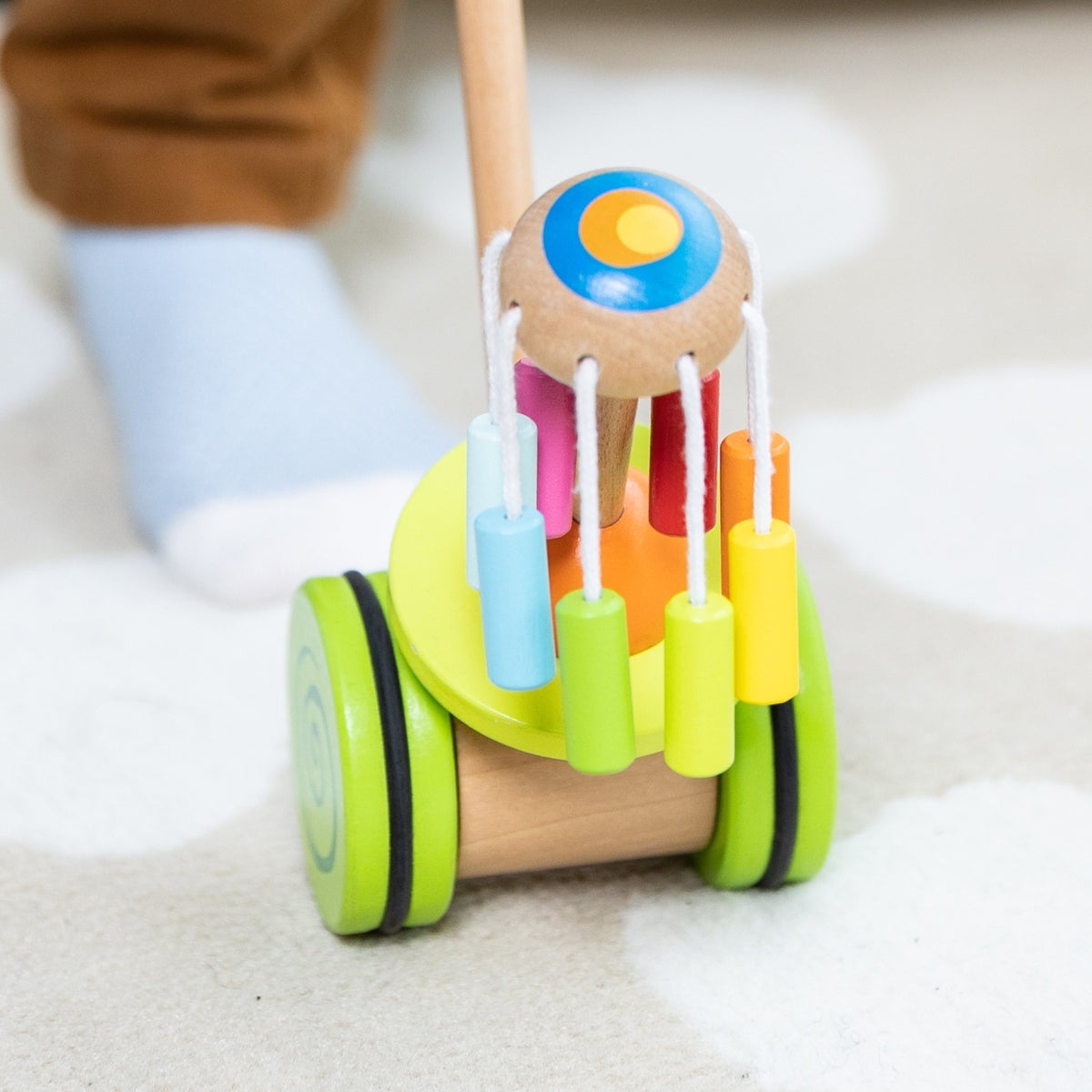 Classic World medinė stumiama karuselė – vaizdas 2