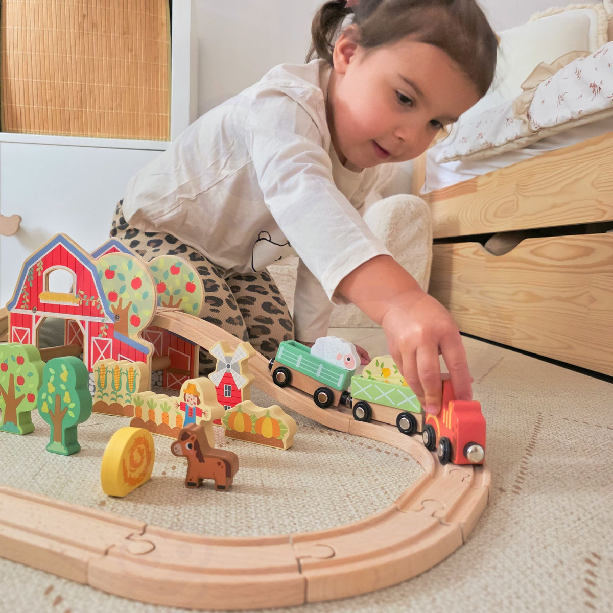 Tooky Toy medinio ūkio ir traukinio rinkinys, 48 dalys – nuotrauka 3