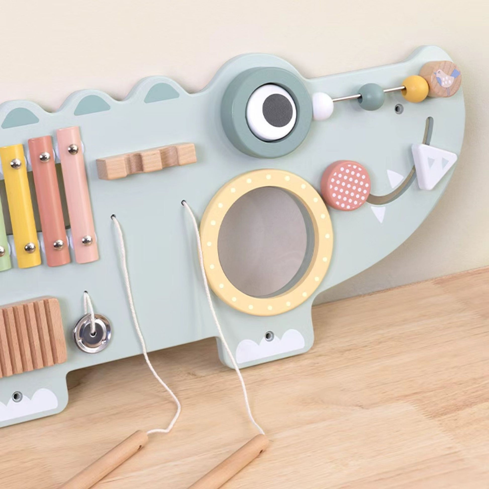 Tooky Toy medinė krokodilo veiklos lenta – 3 nuotrauka