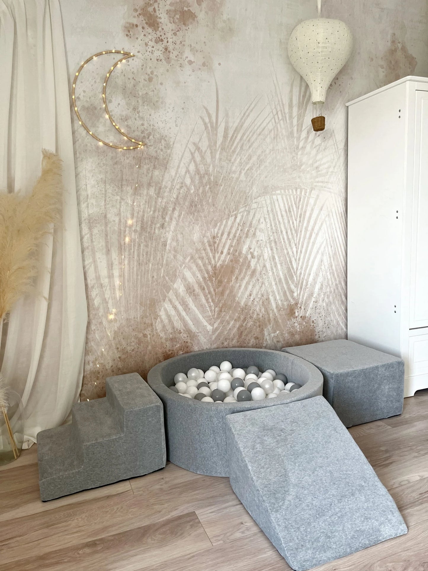 Minkšta 4 dalių Velvet žaidimų aikštelė su kamuoliukų baseinu – pilka, nuotrauka 6