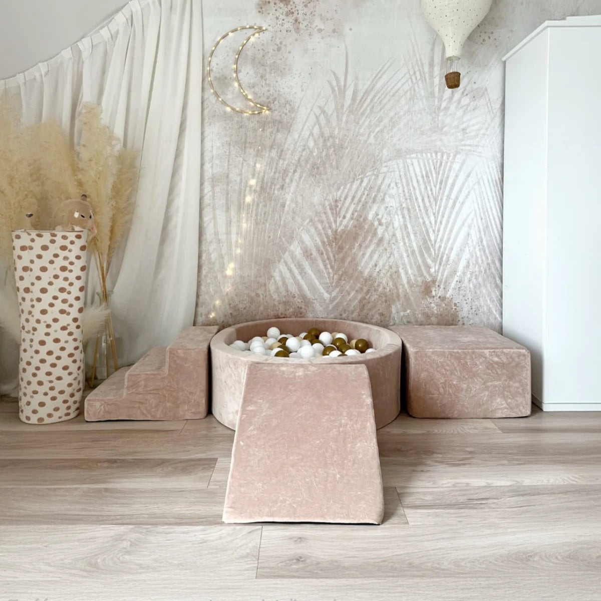 Minkšta 4 dalių Velvet žaidimų aikštelė su kamuoliukų baseinu – smėlio, nuotrauka 1