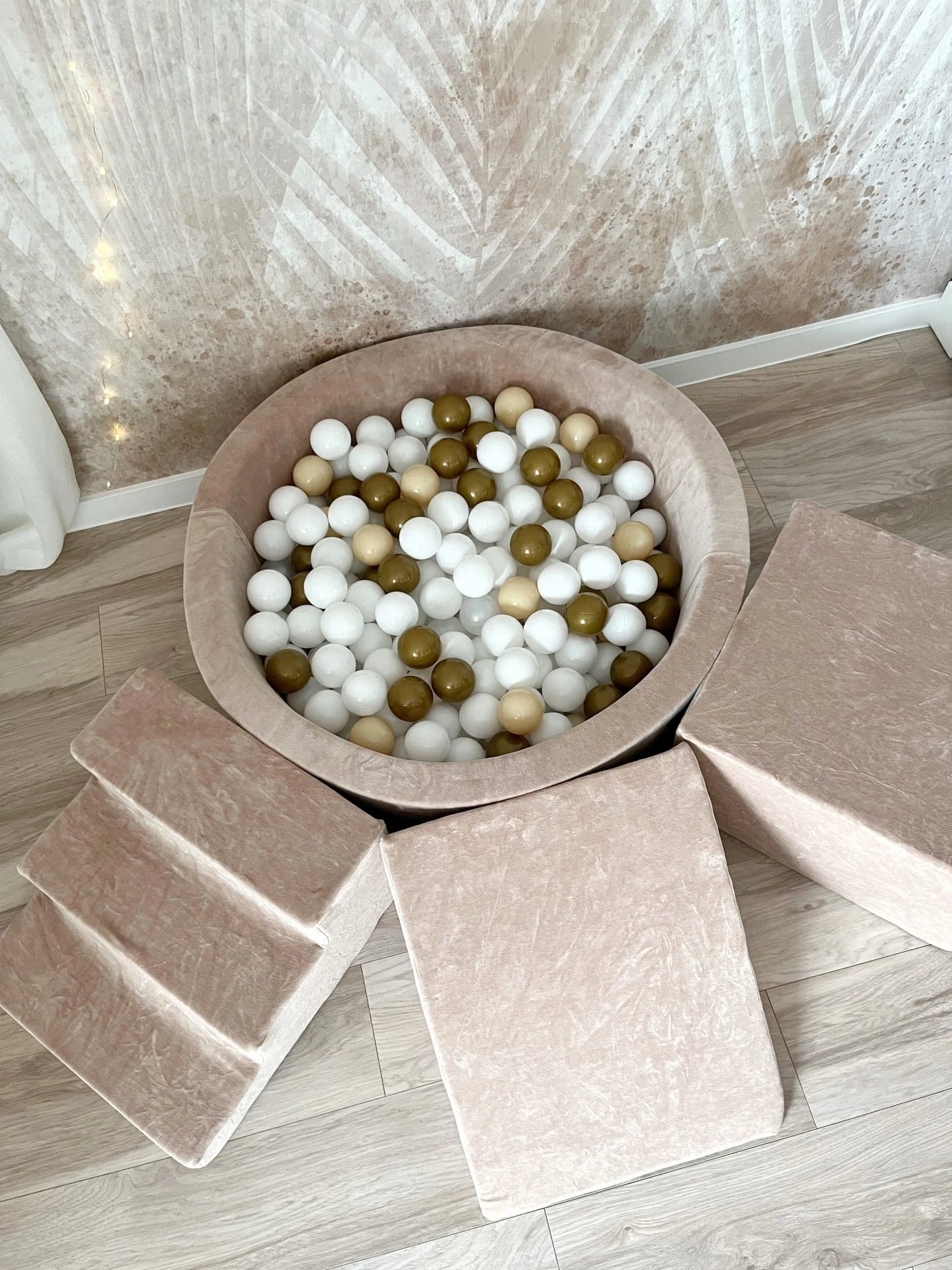 Minkšta 4 dalių Velvet žaidimų aikštelė su kamuoliukų baseinu – smėlio, nuotrauka 6