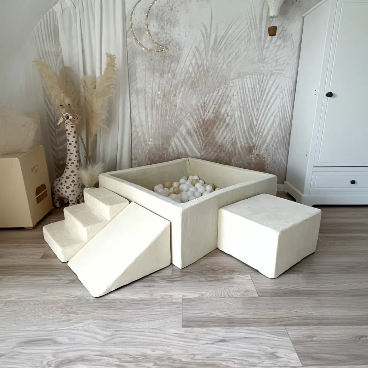 Minkšta 4 Dalių Velvet Žaidimų Aikštelė Su Kvadratiniu Baseinu Minkštos Žaidimų Aikštelės