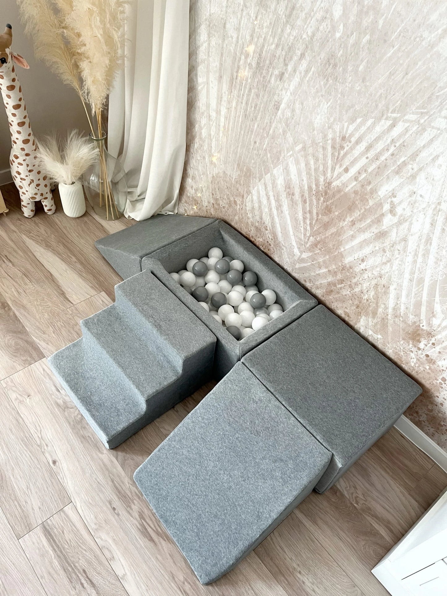 Minkšta 5 dalių Velvet žaidimų aikštelė su kamuoliukų baseinu – pilka, nuotrauka 7