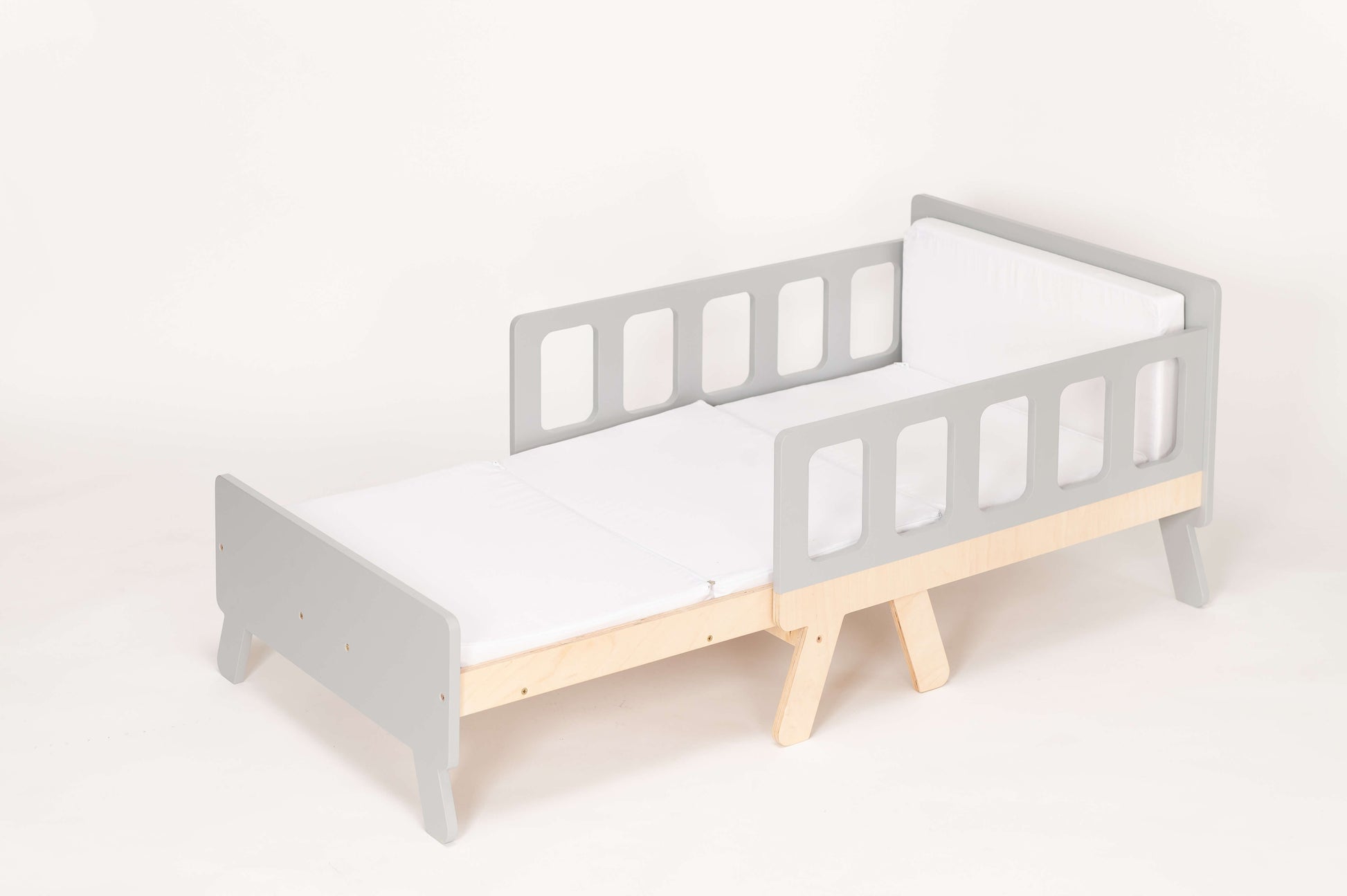 Montessori Vaikiška Auganti Lova Su Čiužiniu 152 x 70 x 54 cm Lovos Dviaukštės