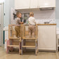 Montessori Virtuvės Pagalbininkas – Bokštelis 2in1 Su Stalu Ir Kėde Montessori bokštelis
