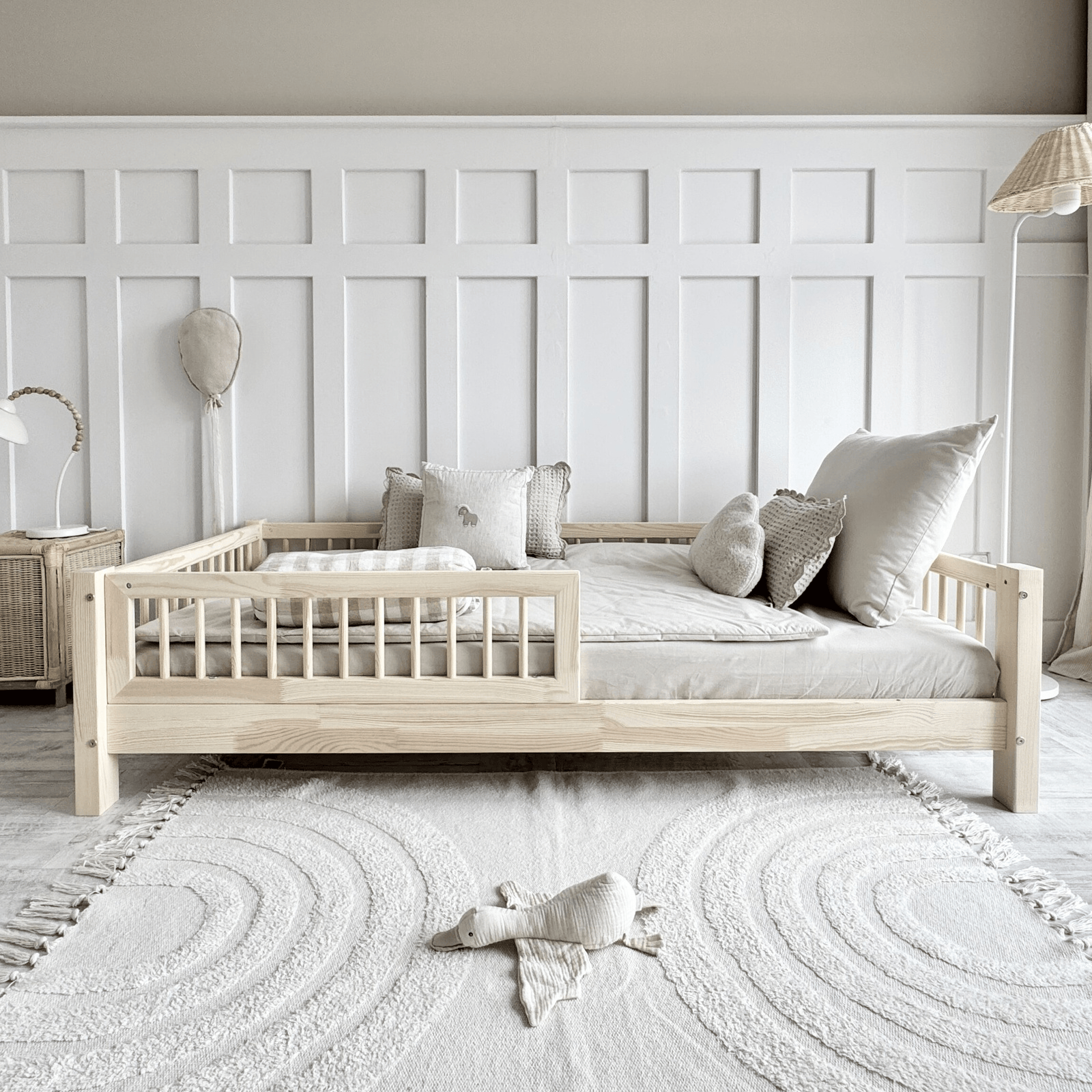 Natūrali vaikiška lova Basic 200 × 90 cm su tvorele Lovos Vienvietės