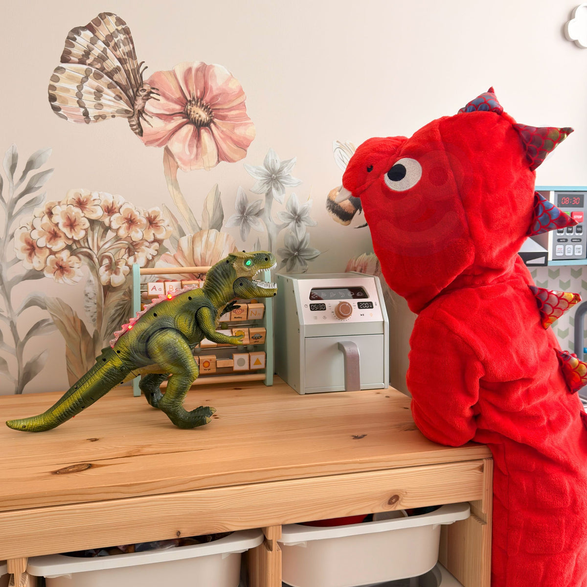 RC robotas T-Rex su dinozauro letenos formos pulteliu