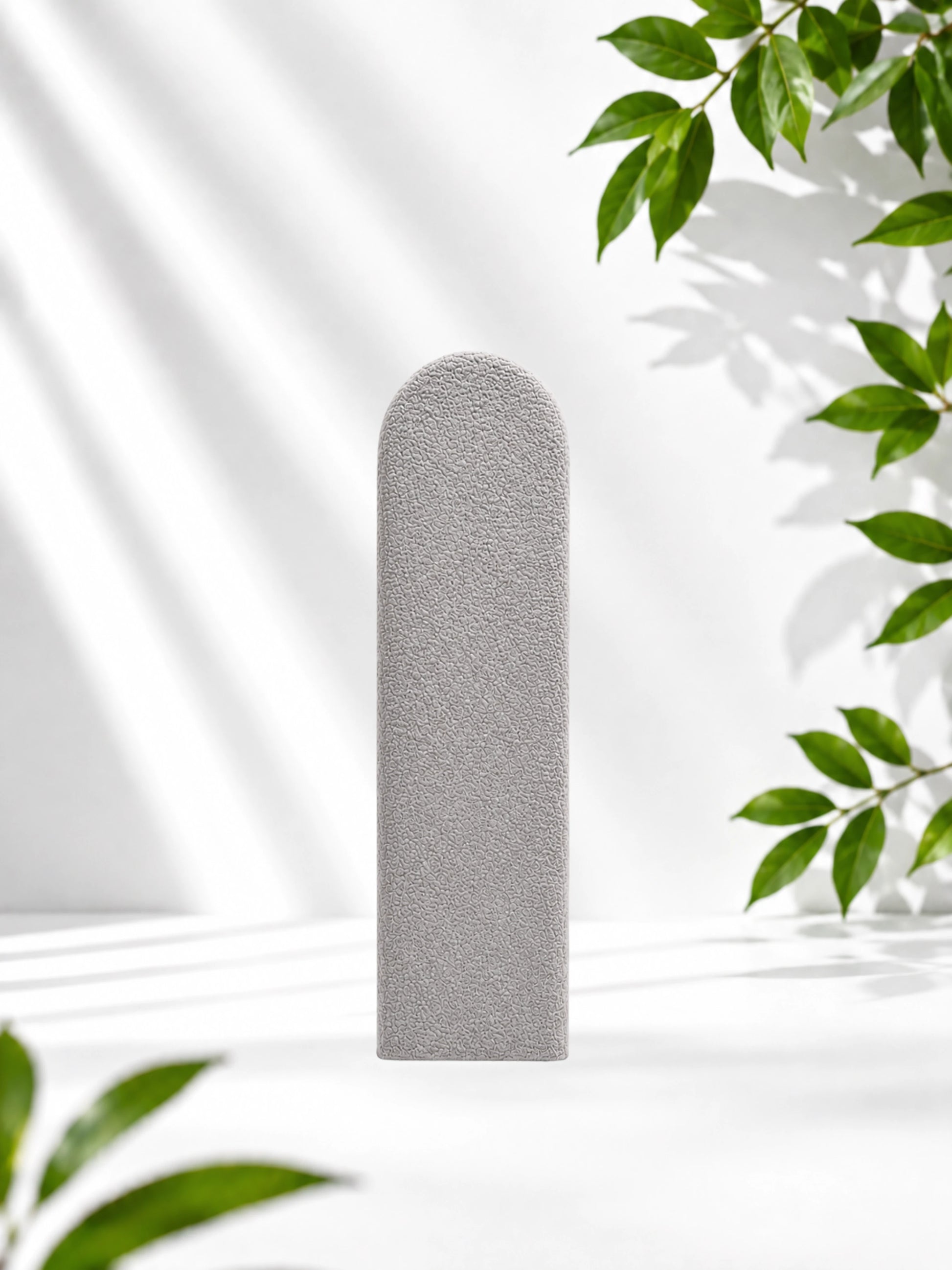 Pilka bouclé sienų panelė 70 × 18 cm