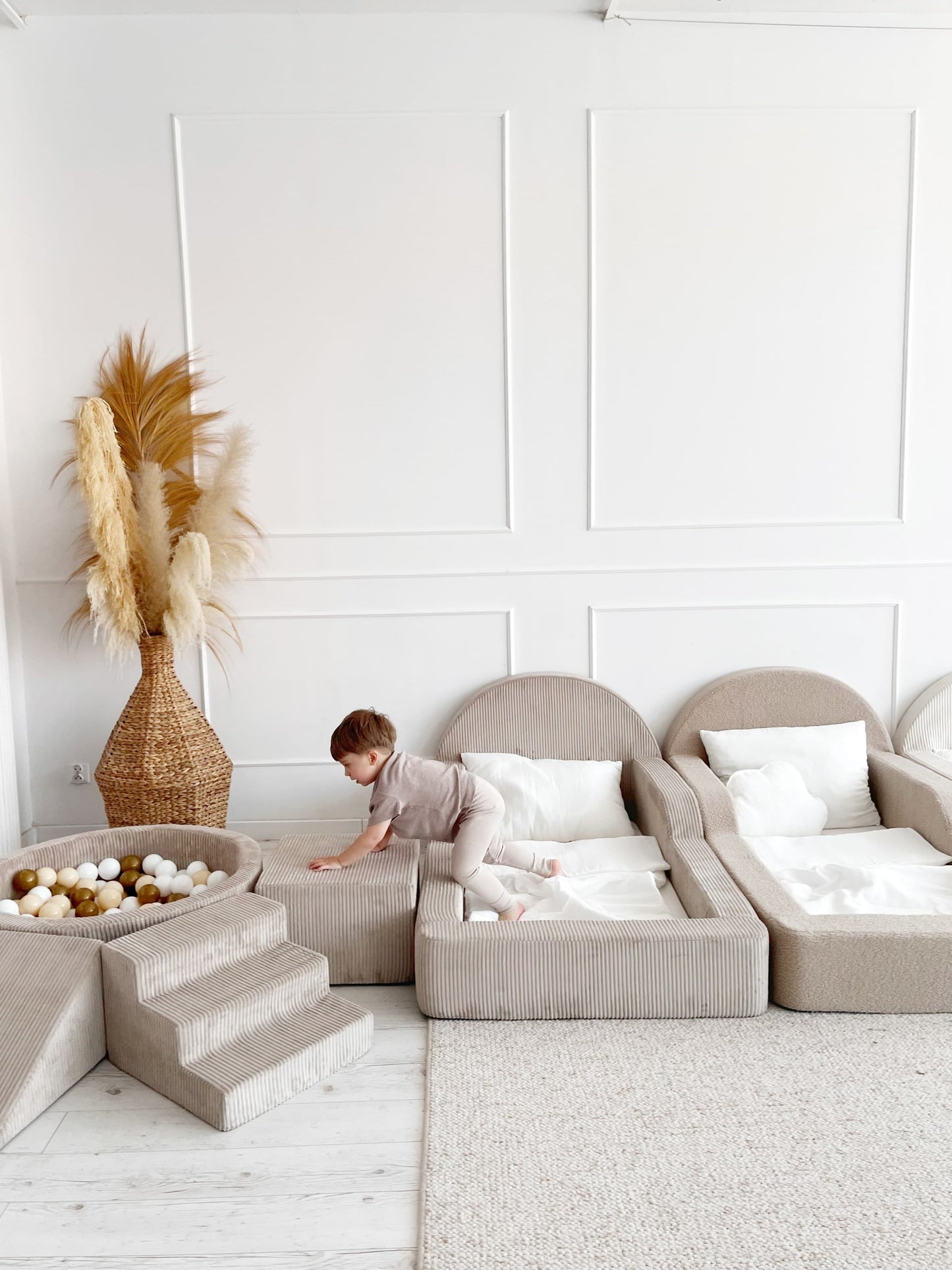Pilka Minkšta Bouclé Montessori Vaikiška Lova 70 × 140 cm Lovos Vienvietės