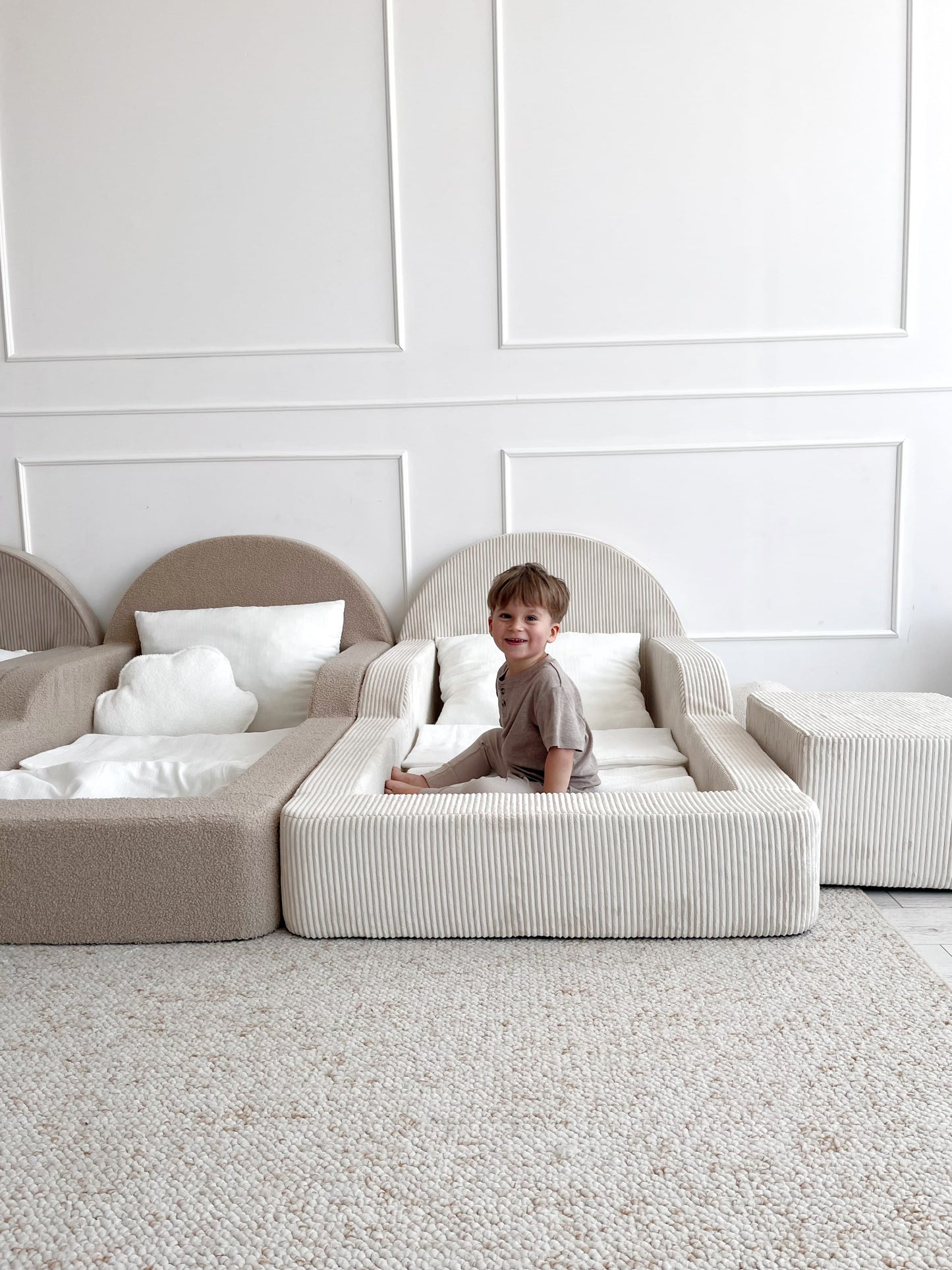 Pilka Minkšta Bouclé Montessori Vaikiška Lova 70 × 140 cm Lovos Vienvietės