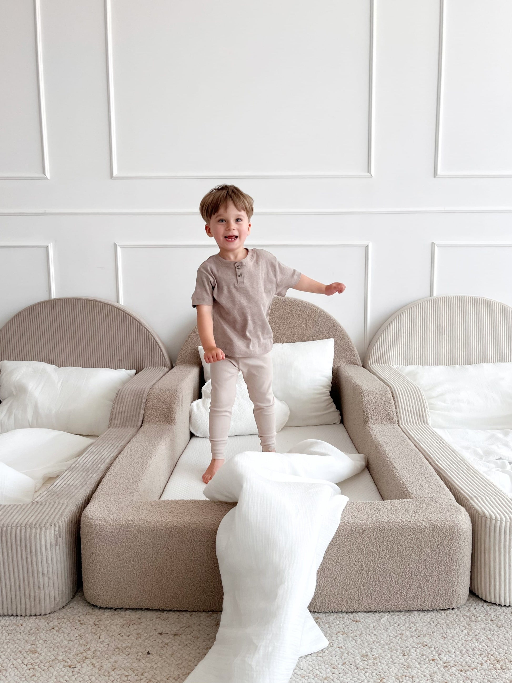 Pilka Minkšta Bouclé Montessori Vaikiška Lova 70 × 140 cm Lovos Vienvietės