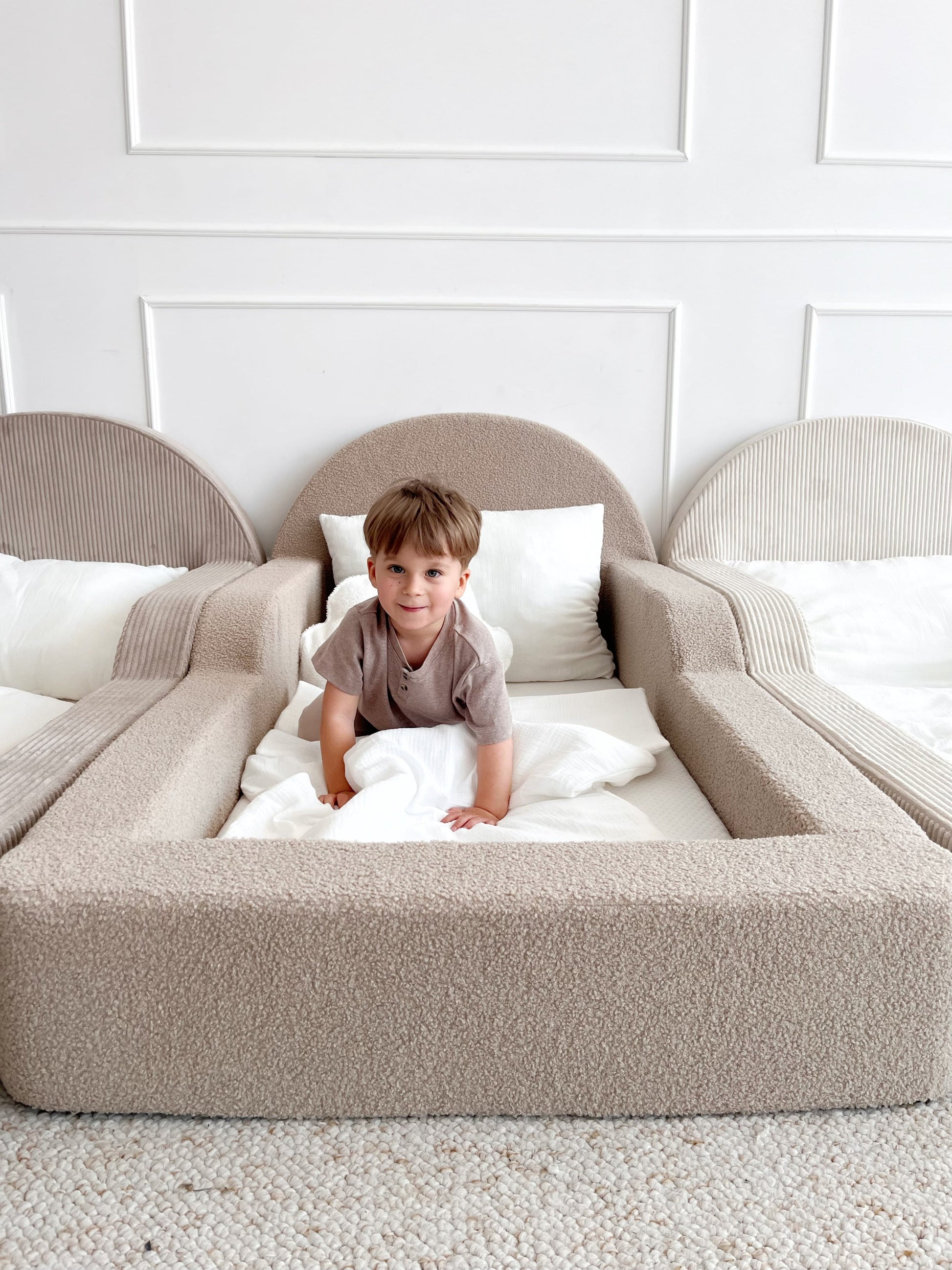 Pilka Minkšta Bouclé Montessori Vaikiška Lova 70 × 140 cm Lovos Vienvietės