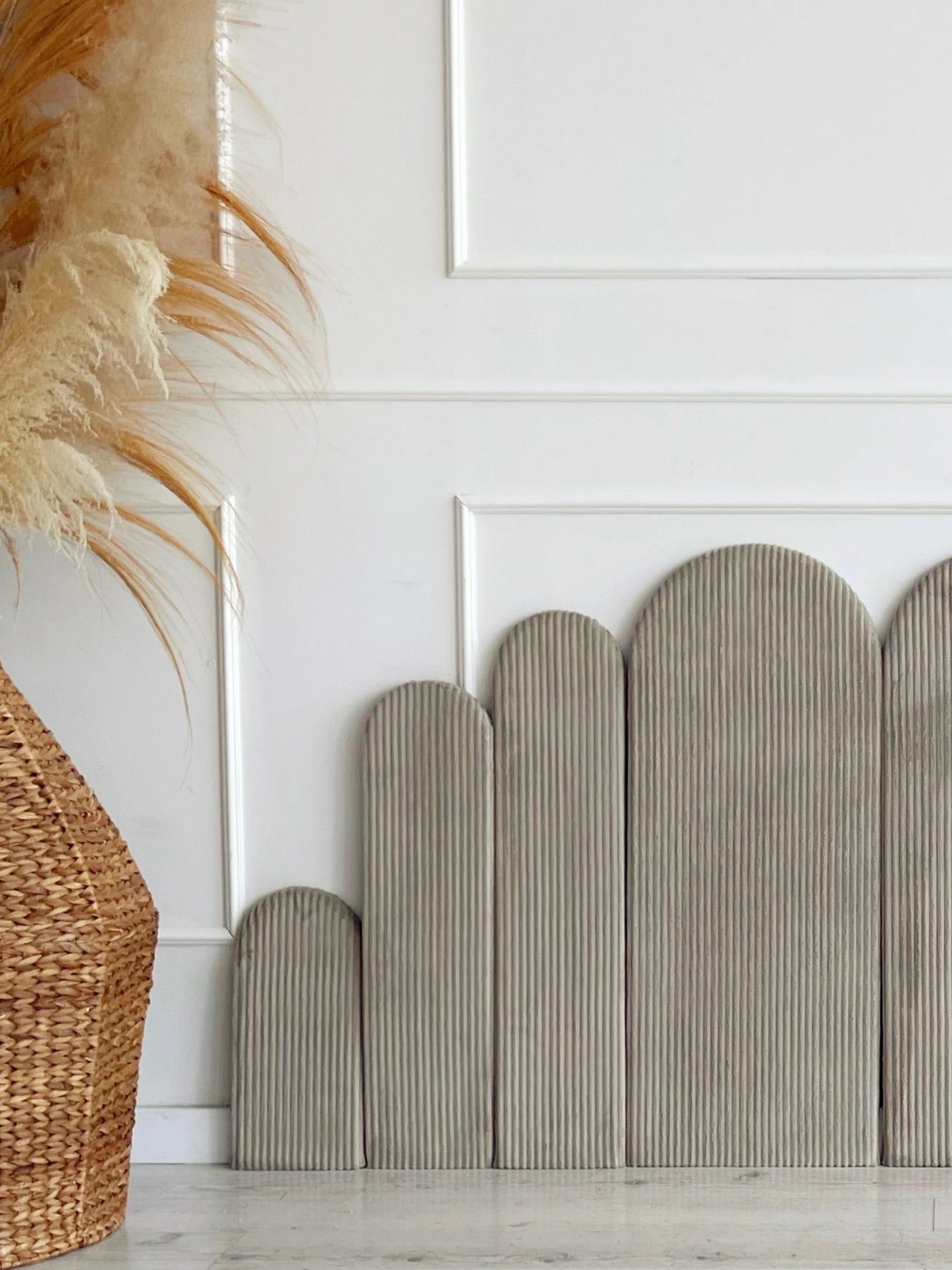 Smėlio spalvos minkštų sienų panelių kompozicija 4