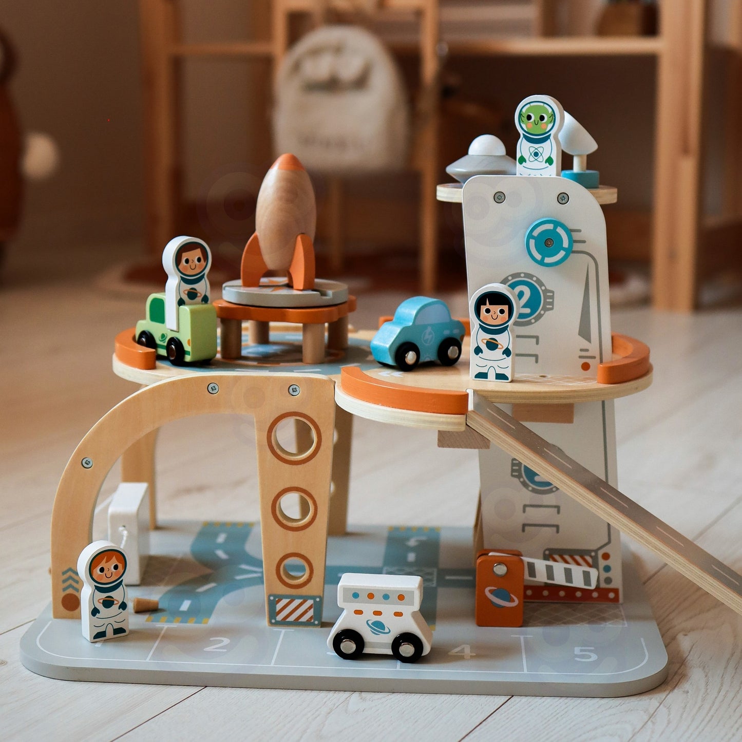 Tooky Toy Medinis Kosminis Parkingas Ir Stotis
