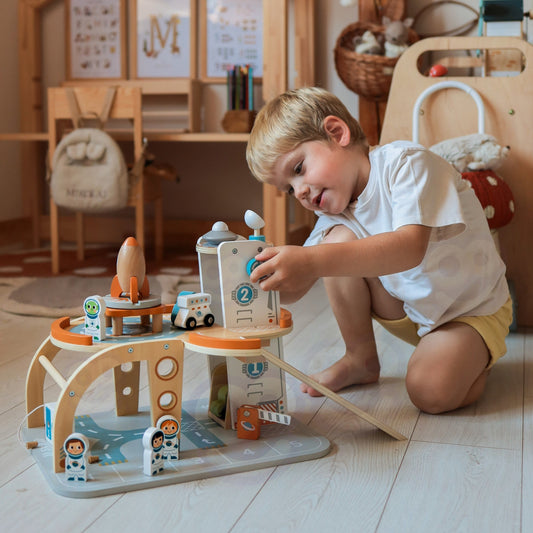 Tooky Toy Medinis Kosminis Parkingas Ir Stotis