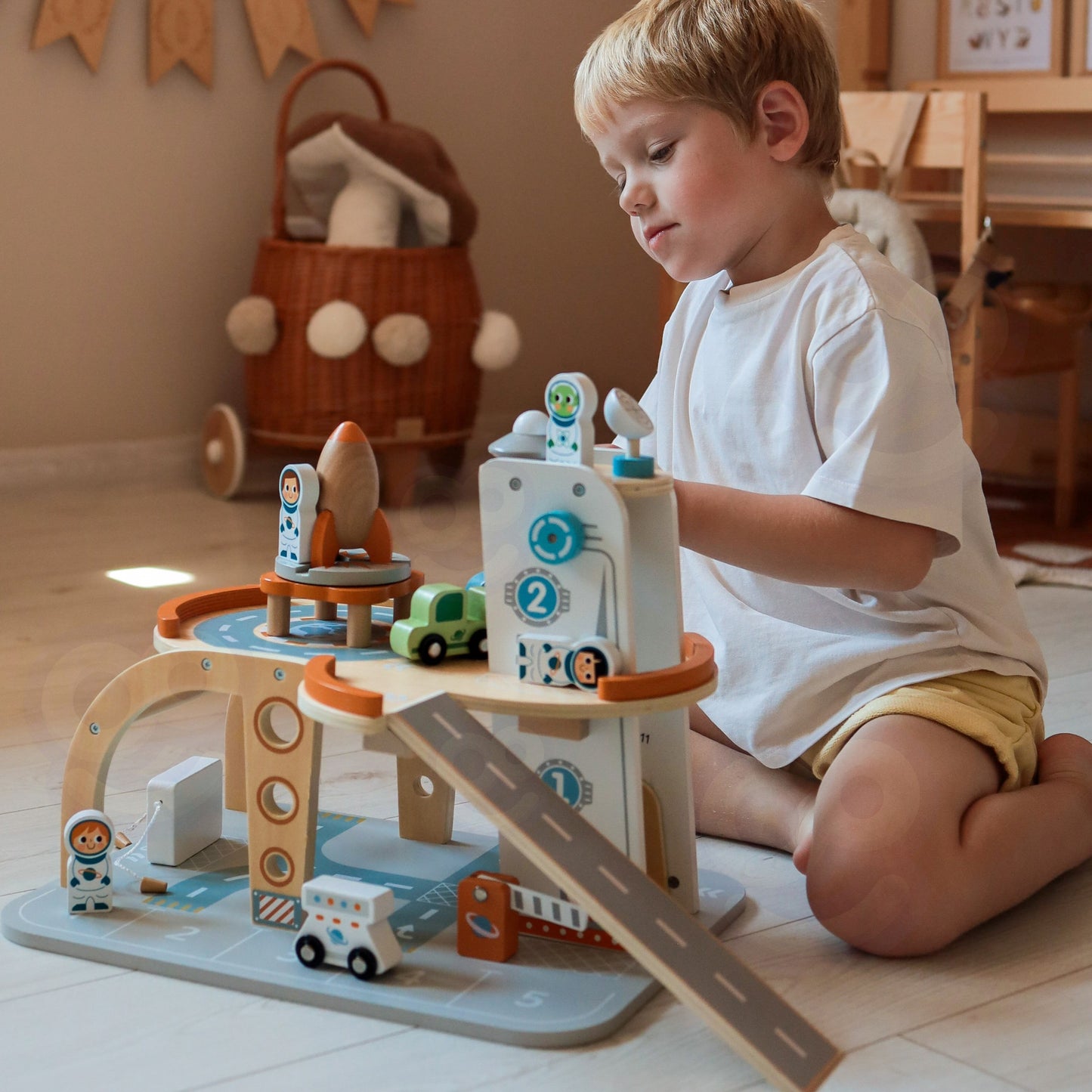 Tooky Toy Medinis Kosminis Parkingas Ir Stotis