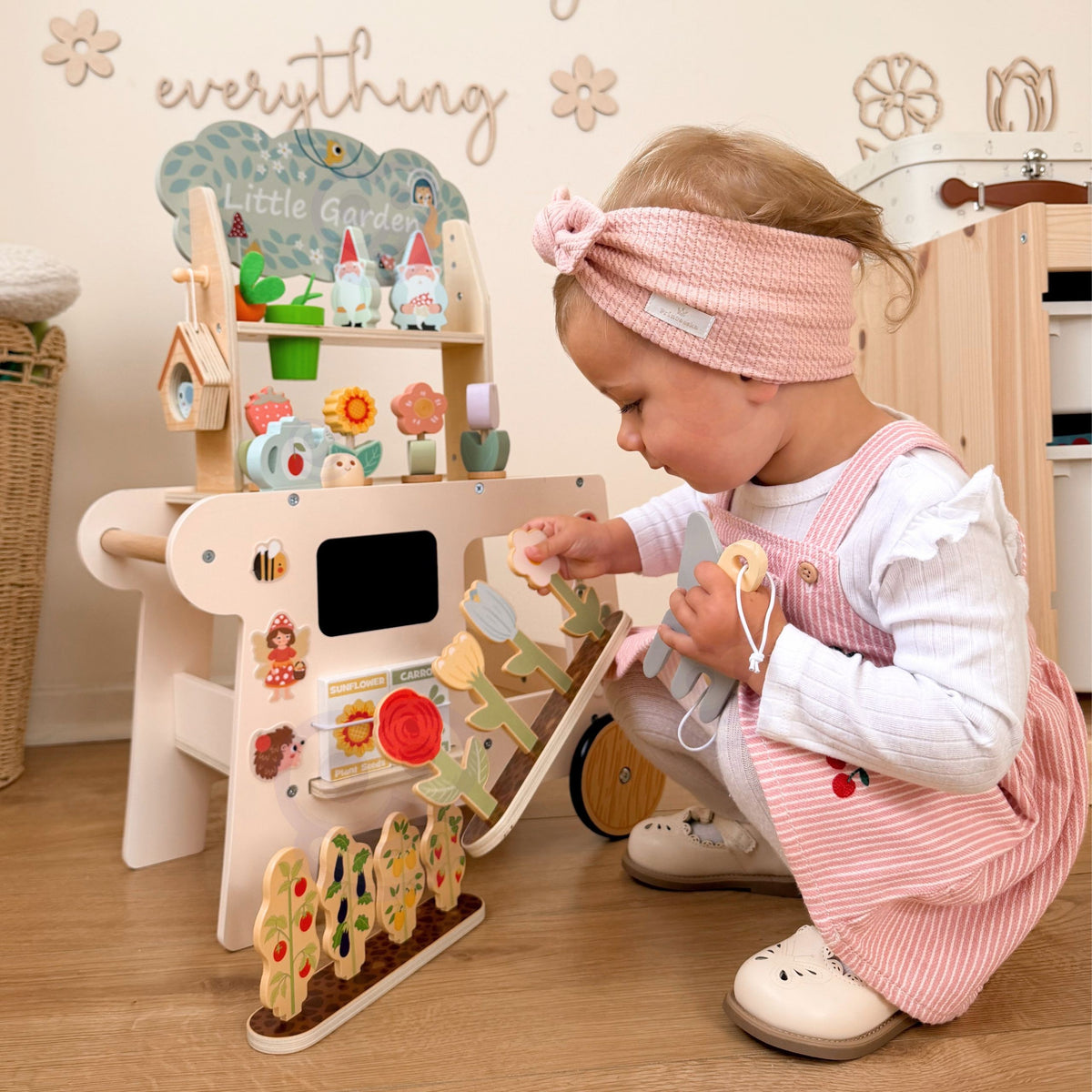 Tooky Toy medinis sodo vežimėlis–parduotuvėlė – nuotrauka 2