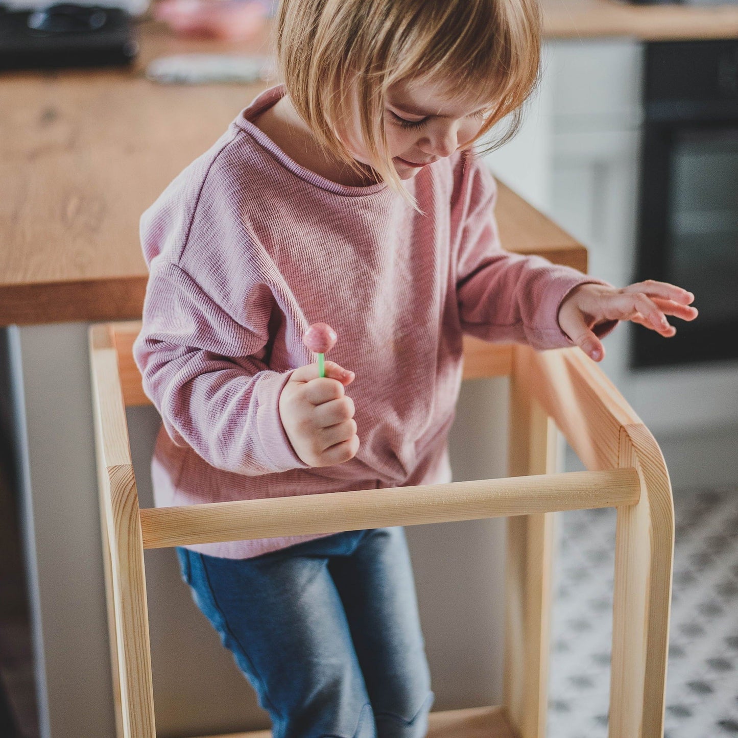 Virtuvės Pagalbininkas Montessori Bokštelis MeowBaby Pušies 5017 Montessori bokštelis