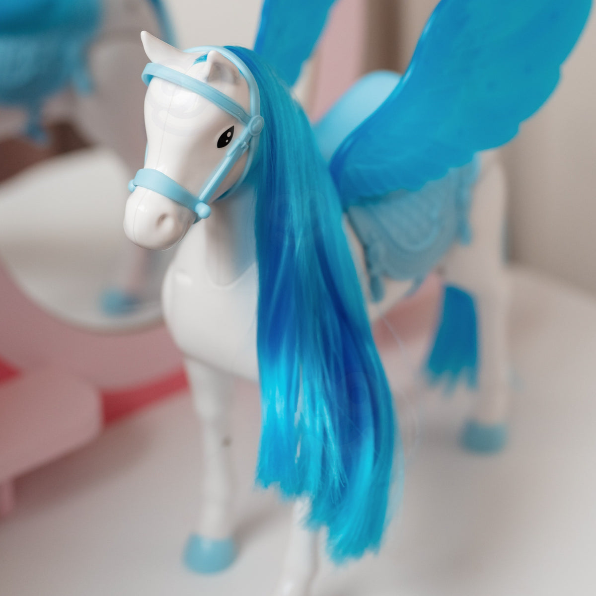 Woopie Royal interaktyvus pegaso žaislas su šukomis – 2 nuotrauka